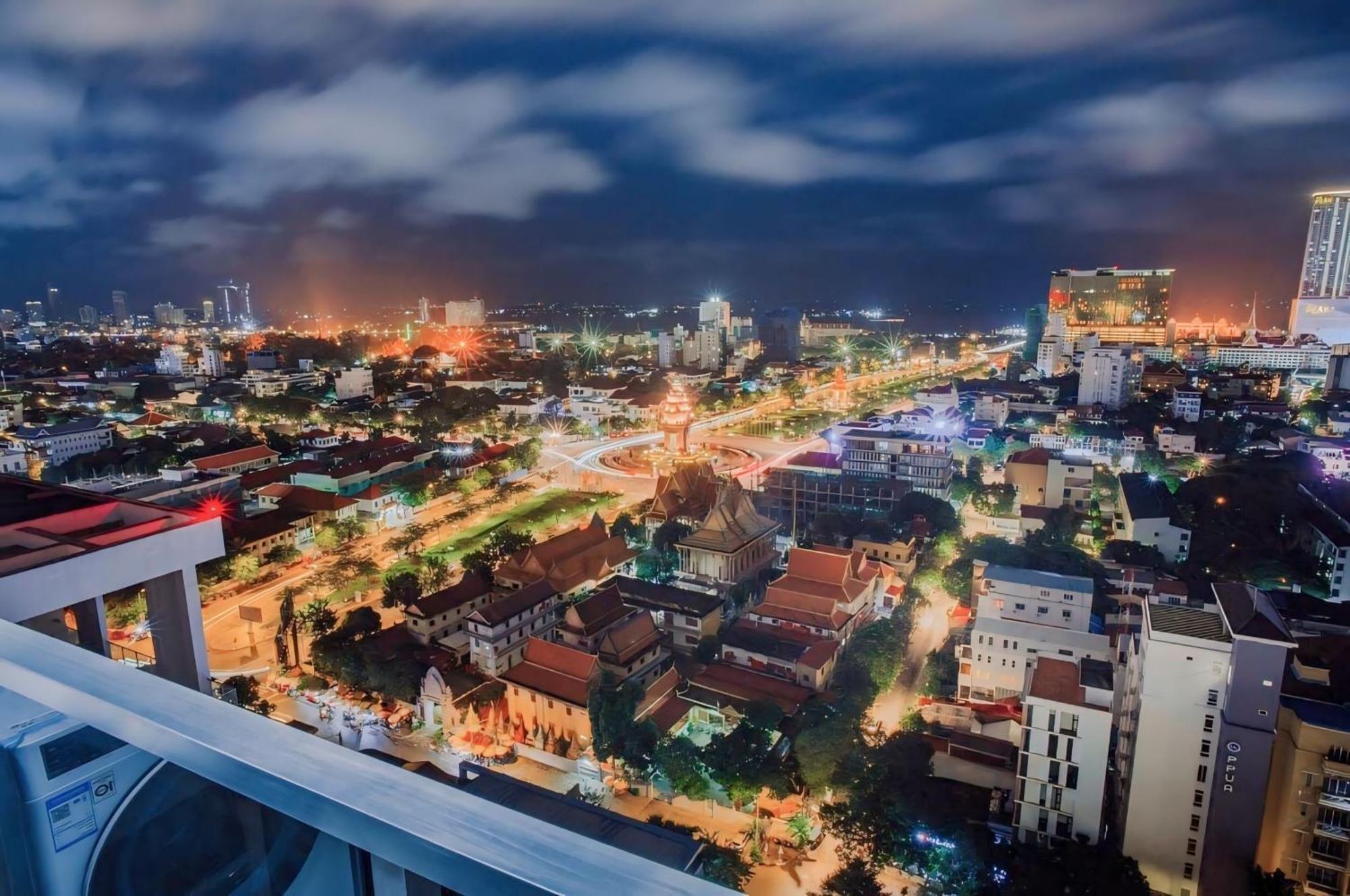 Hotel Serviced Condo Unique Infinity Pool With Mekong River View プノンペン エクステリア 写真